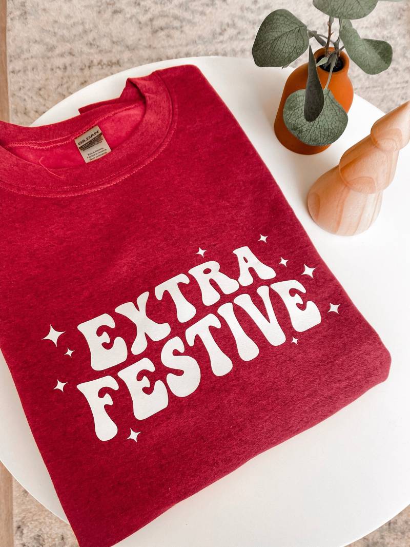 Extra Festlicher Weihnachts-Crewneck // Groovy Weihnachtspullover Festliche Version Pullover von TillieRo