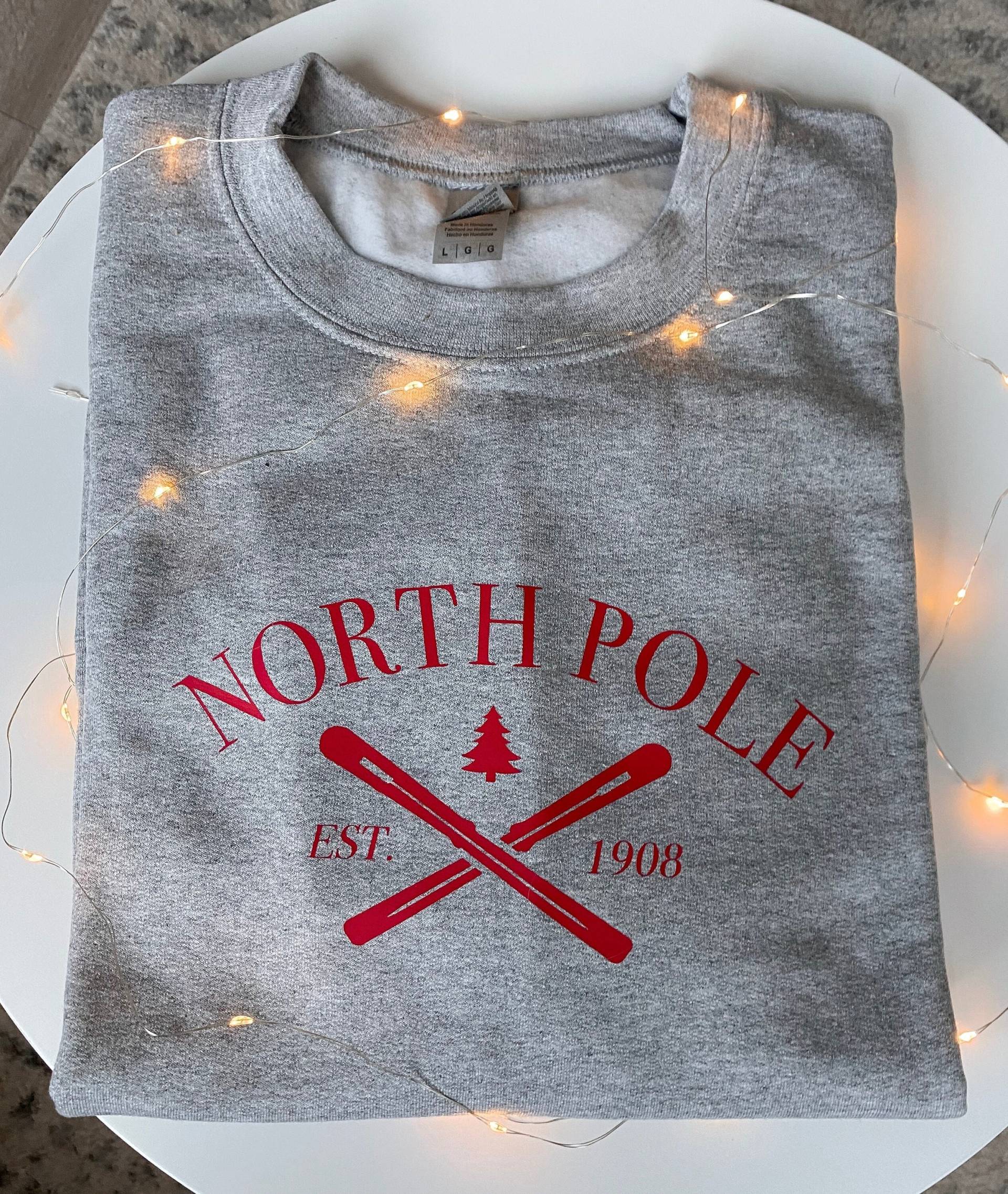 Nordpol Ski Club Sweatshirt // Weihnachtspullover Festlicher von TillieRo