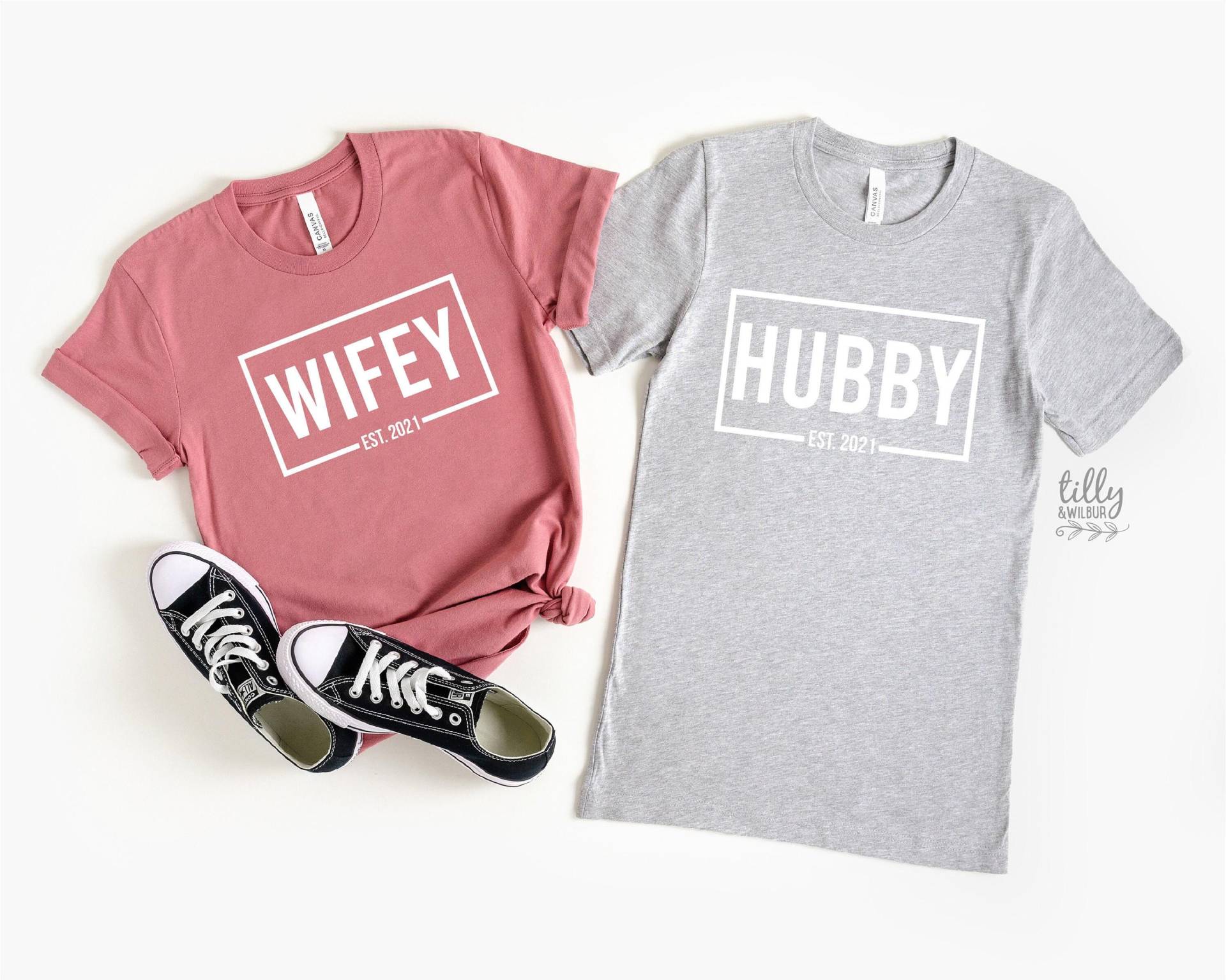 Herr Und Frau Passende T-Shirts, Ehemann Brautpaar Flitterwochen Hochzeitsgeschenk, Seine Ihre Kleidung Herr Und Frau Passende T-Shirts, Ehemann Brautpaar Flitterwochen Hochzeitsgeschenk, Seine Ihre Kleidung von TillyAndWilbur