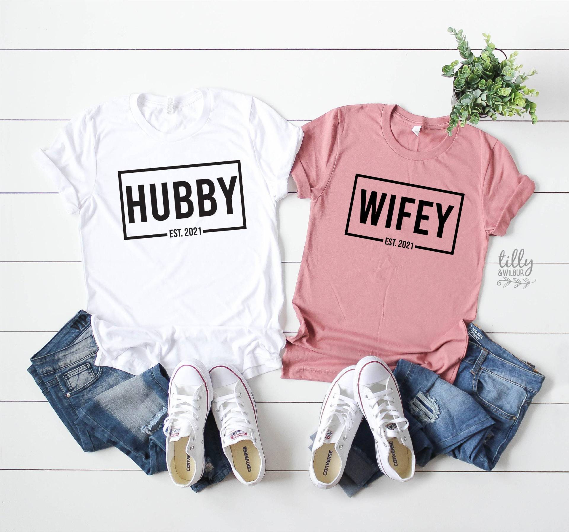 Herr Und Frau Passende T-Shirts, Ehemann Brautpaar Flitterwochen Hochzeitsgeschenk, Seine Ihre Kleidung Herr Und Frau Passende T-Shirts, Ehemann Brautpaar Flitterwochen Hochzeitsgeschenk, Seine Ihre Kleidung von TillyAndWilbur