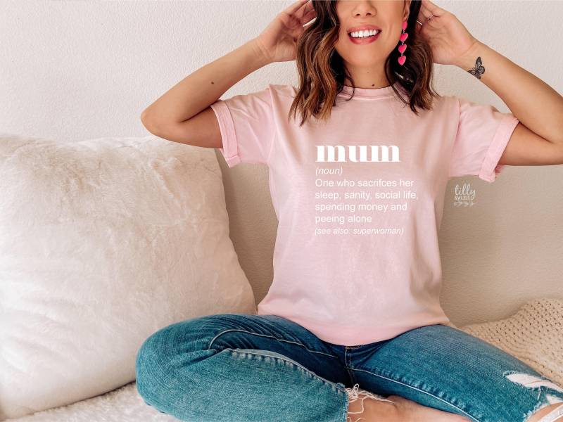 Mama Definition T-Shirt, Lustiges Mutterschaft Ist Ein Spaziergang Im Park Muttertagsgeschenk, Geschenk Für von TillyAndWilbur