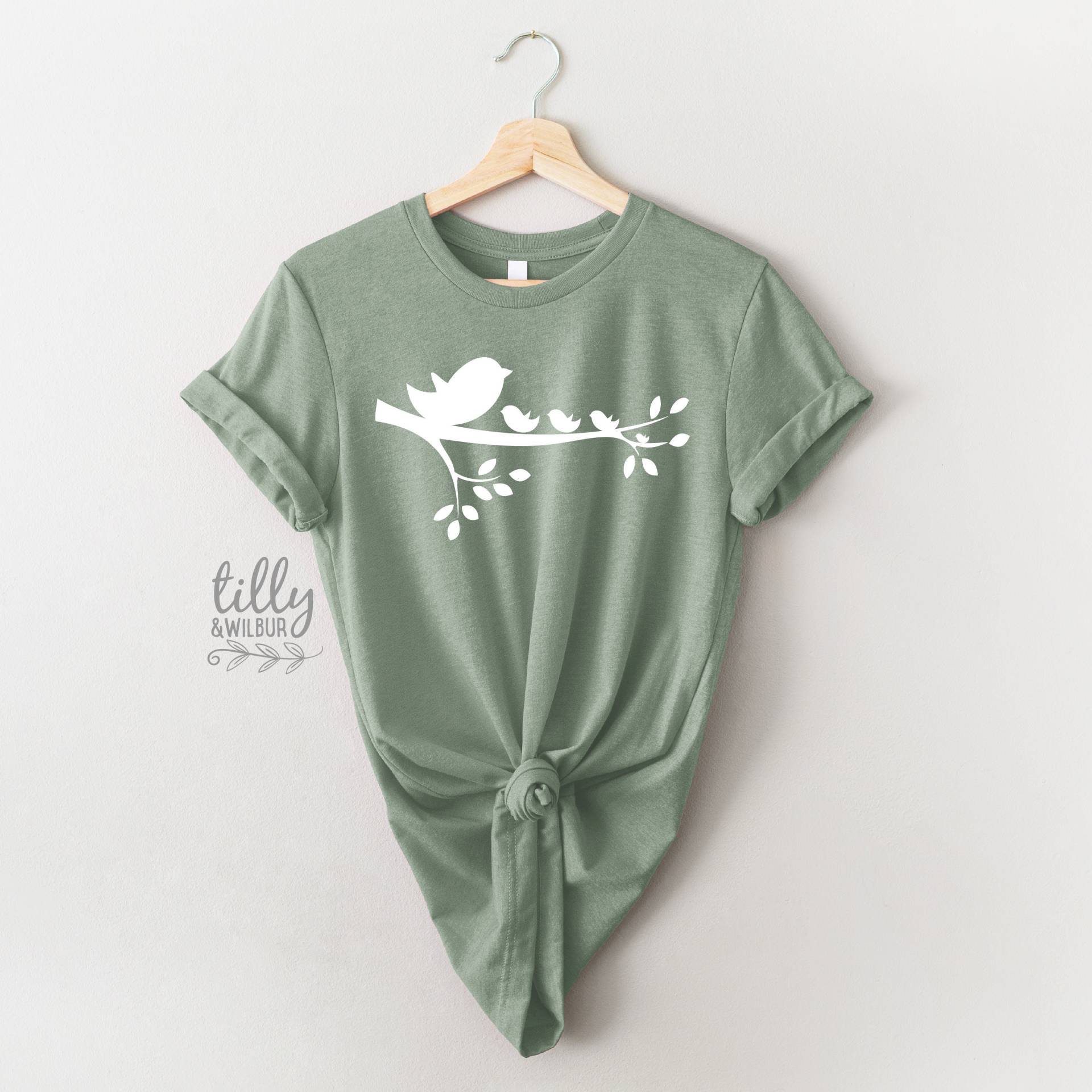 Muttertags-T-Shirt, Personalisieren Der Anzahl Kleinen Vögel Pro Kinder, Erster Muttertag, 1. Mama Und Ich, Beste Mutter Muttertags-T-Shirt, Personalisieren Der Anzahl Kleinen Vögel Pro Kinder, Erster Muttertag, 1. Mama Und Ich, Beste Mutter von TillyAndWilbur