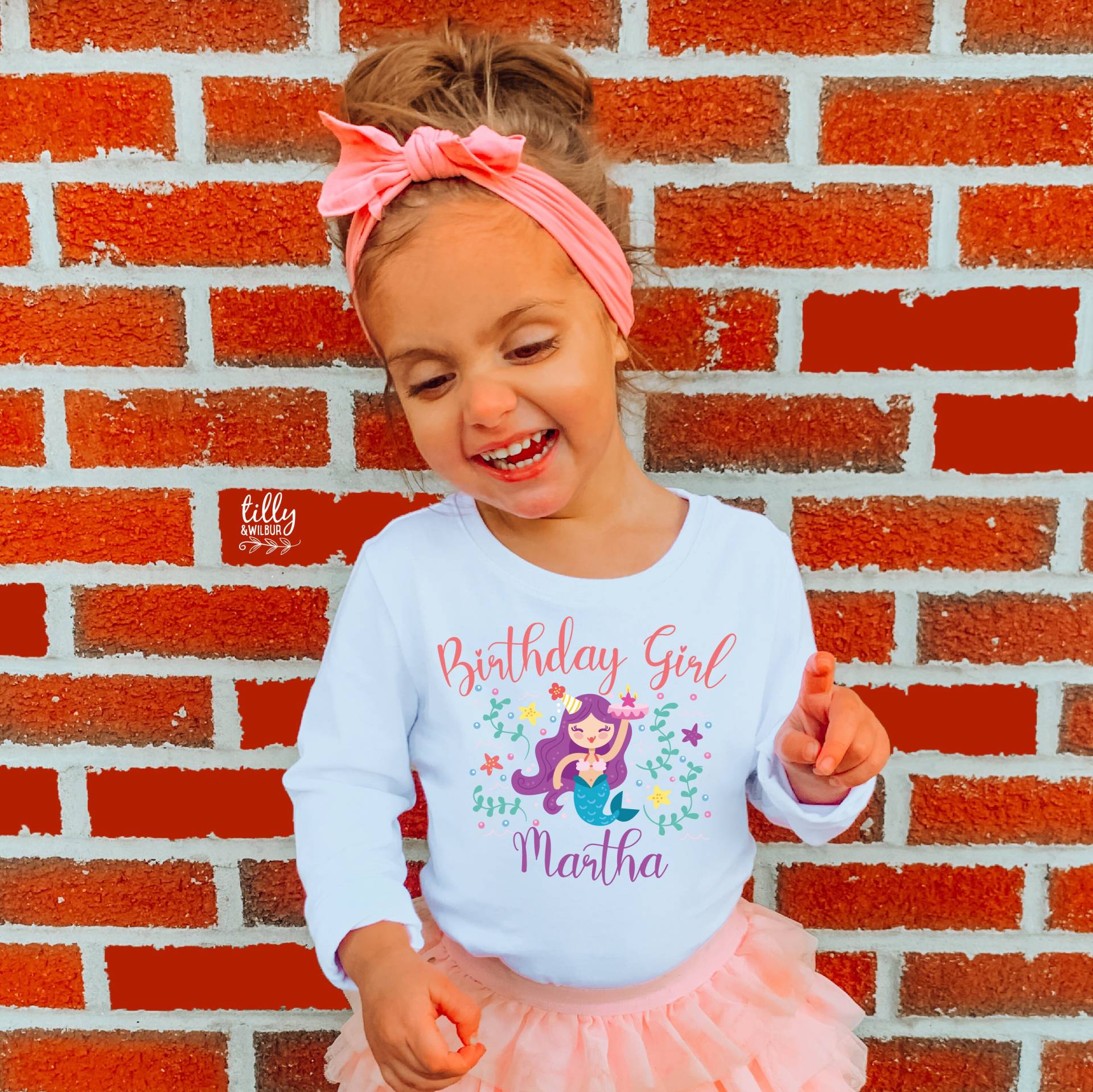 Personalisierte Geburtstagskind T-Shirt, Meerjungfrau-Geburtstagskind-Shirt, Meerjungfrau-Geburtstagsparty, Geburtstagskind-Outfit, Unter Dem Personalisierte Geburtstagskind T-Shirt, Meerjungfrau-Geburtstagskind-Shirt, Meerjungfrau-Geburtstagsparty, Geburtstagskind-Outfit, Unter Dem von TillyAndWilbur