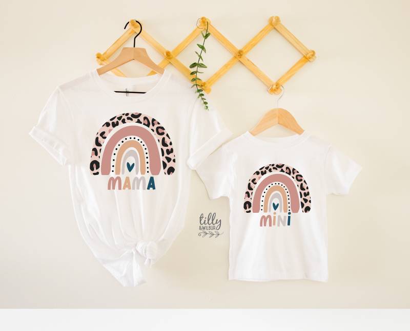 Regenbogen Mama T-Shirt, Mini Und Mamas Passende Outfits, Unser Erster Muttertag, Mutter Tochter, Muttertag von TillyAndWilbur