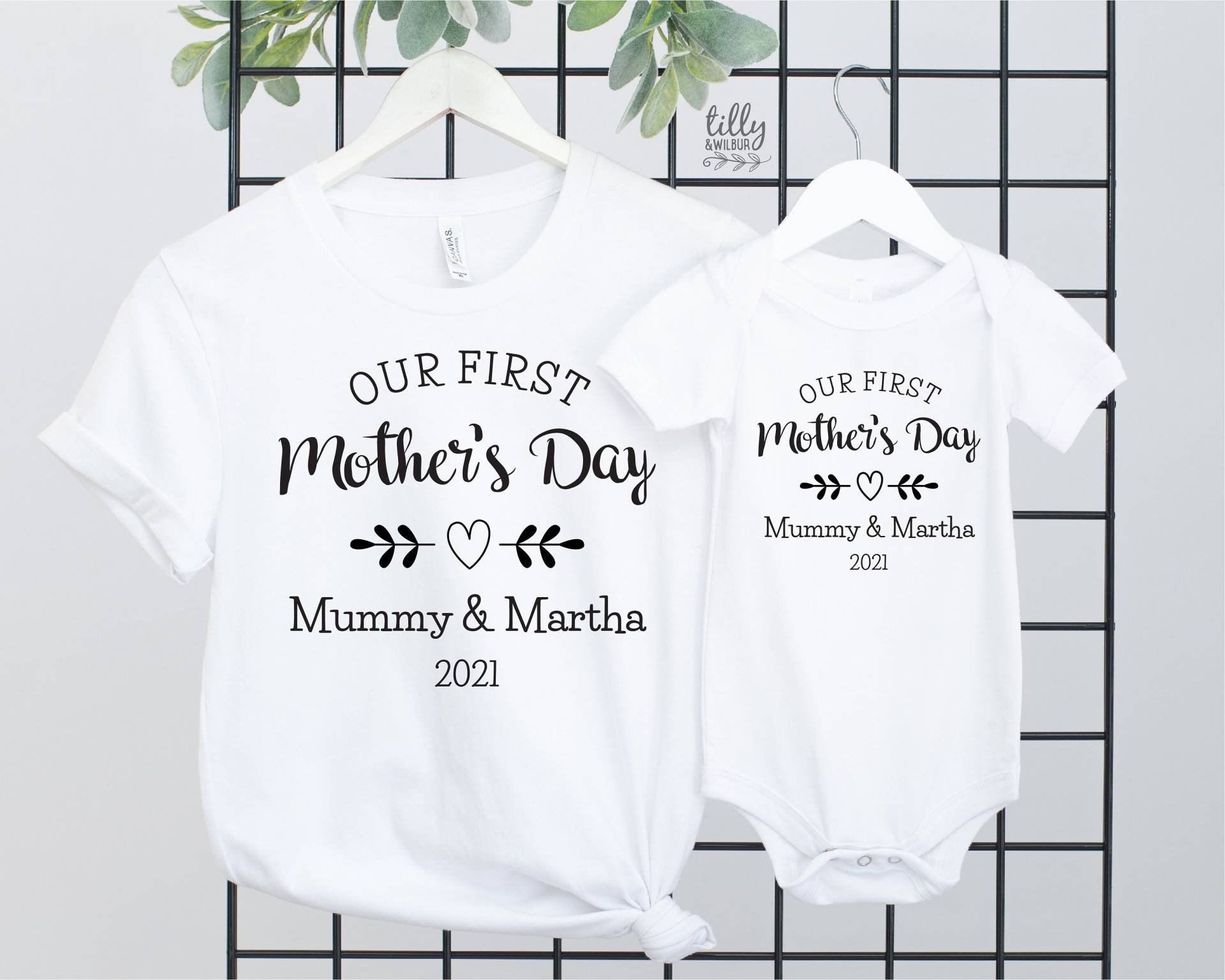 Unser Erster Muttertag 2025 Passende Outfits, Mutter Und Baby T-Shirts, Muttertagsgeschenk, Mummy & Me Matching, 1 Unser Erster Muttertag 2025 Passende Outfits, Mutter Und Baby T-Shirts, Muttertagsgeschenk, Mummy & Me Matching, 1 von TillyAndWilbur