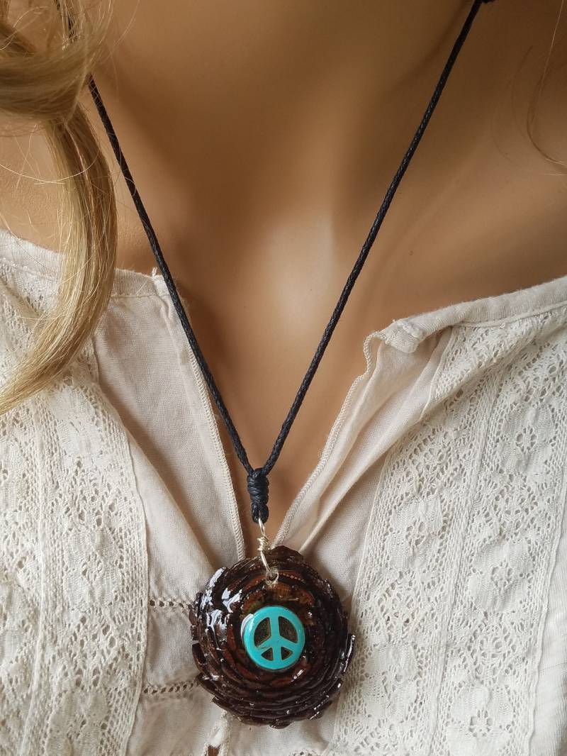 Friedliche 3. Auge Knopf Kiefer Halskette von TillysTemptations