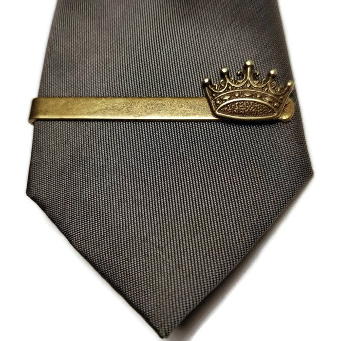 Vintage Bronze Kronen Krawattenklammer Königliches Hochzeits-Accessoire Vintage Bronze Kronen Krawattenklammer Königliches Hochzeits-Accessoire von TiltedTrinketDesigns