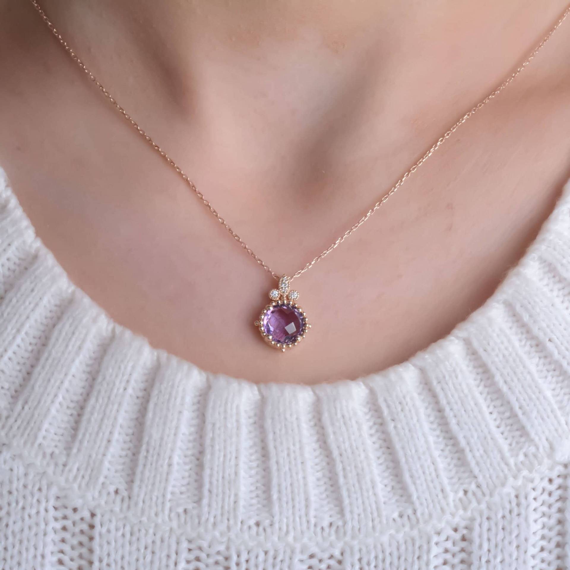 Amethyst Halskette, Echte Halskette in 14K Gold, Einzigartiger Diamant Anhänger, Geschenk Für Sie von TilyaJewelry