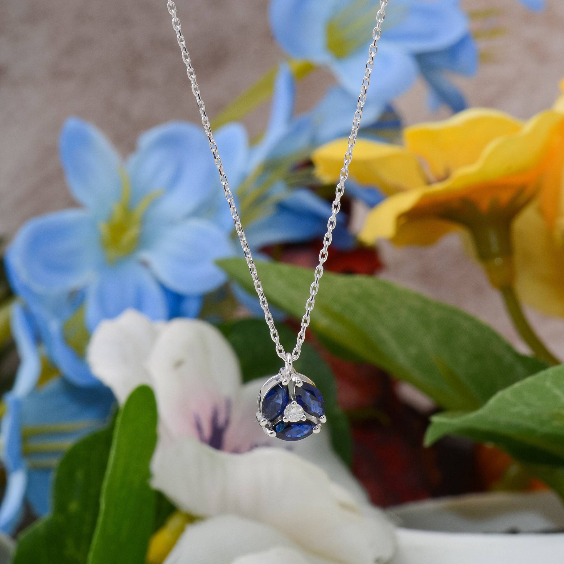 Blauer Saphir Halskette, Echte Halskette in 14K Gold, Einzigartiger Und Diamant Anhänger, Valentinstag Geschenke von TilyaJewelry