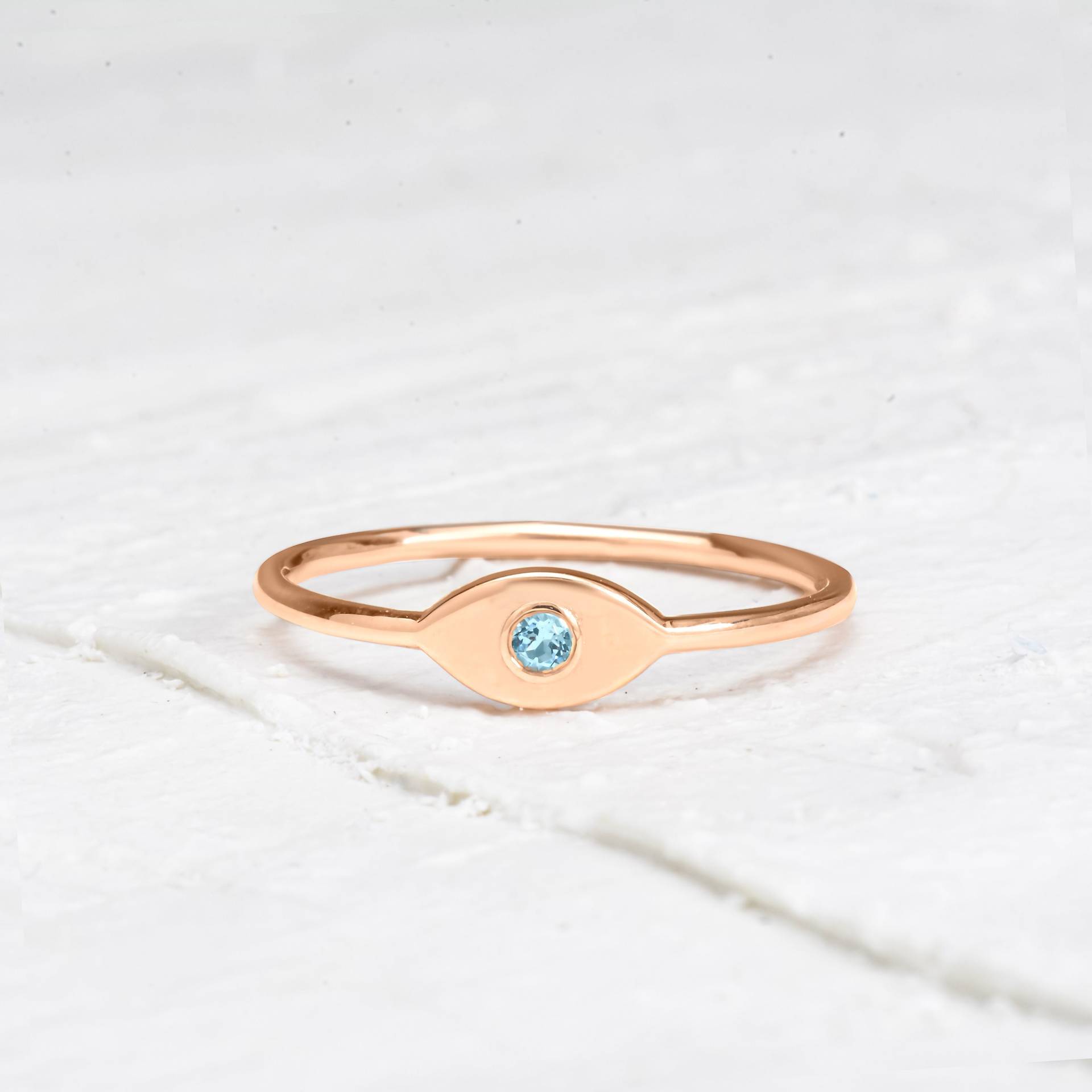 Blautopas Minimal Ring, Echter Natürlicher Band, Zierlicher Goldring von TilyaJewelry