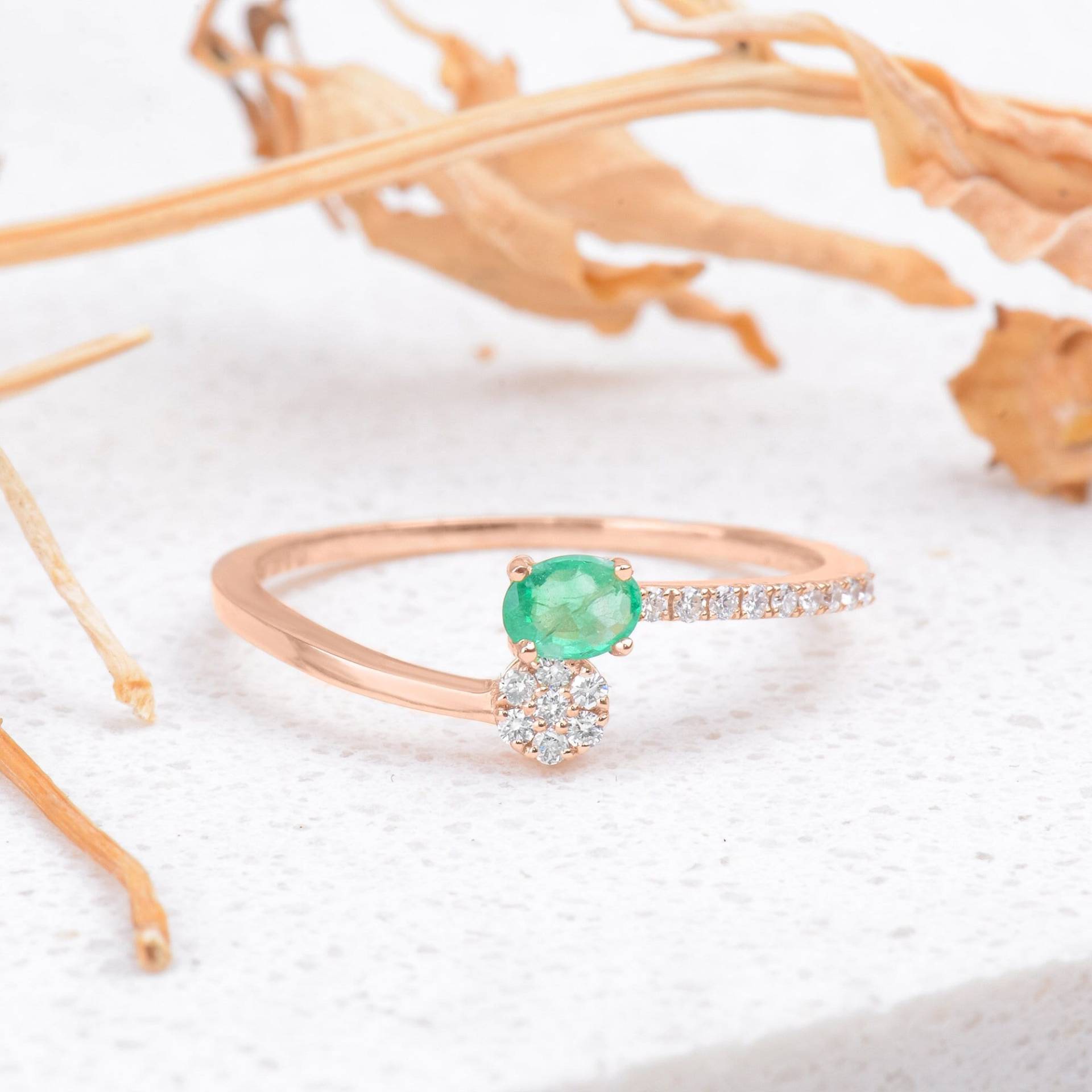 Multi-stein Smaragd Ring Für Frauen Verlobung, Ovalschliff Diamant Ring, Black Friday Sale von TilyaJewelry