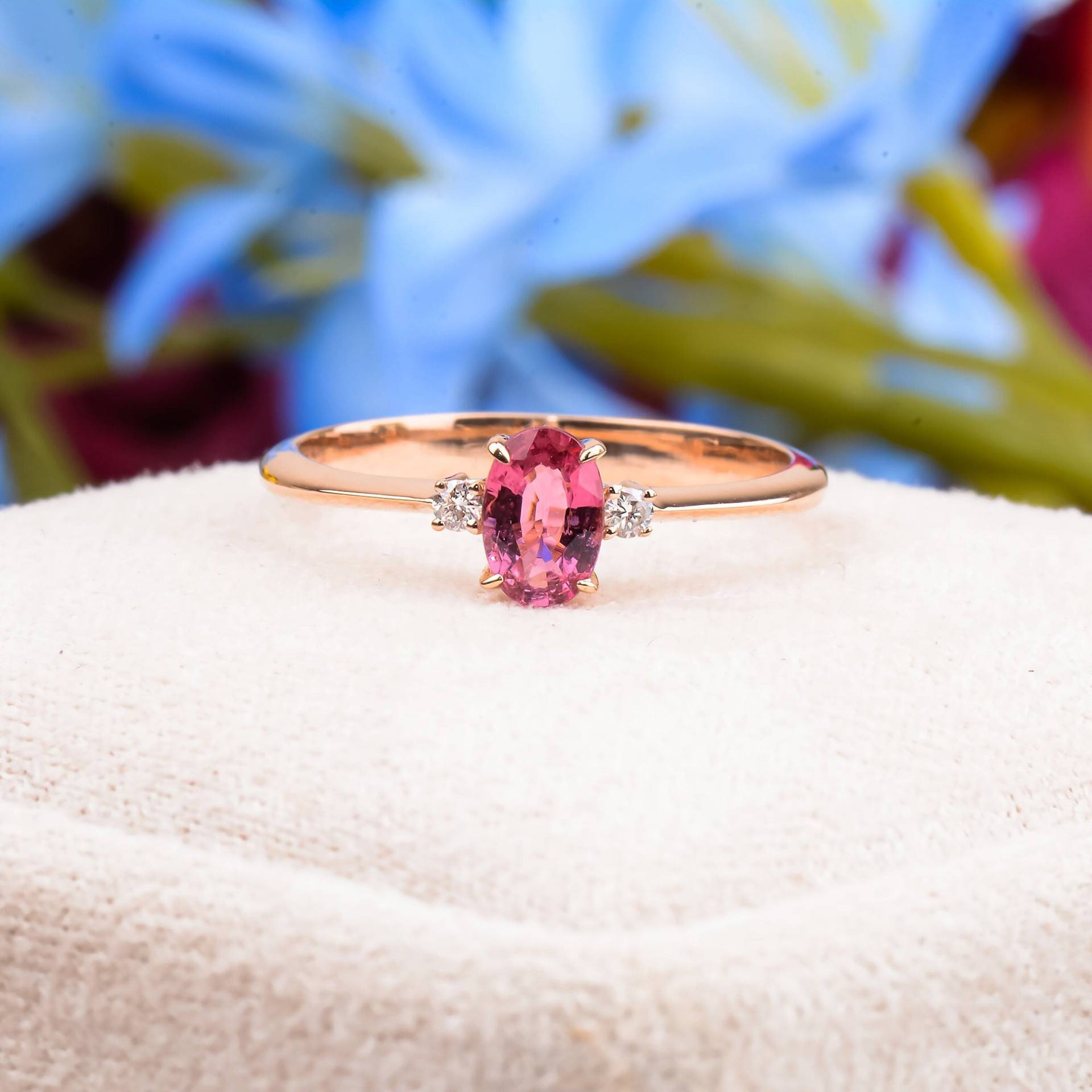 Natürlicher Turmalin Ehering, Pink Ring, Oval Geschliffener Diamant Ring Gold, Feiner Schmuck von TilyaJewelry