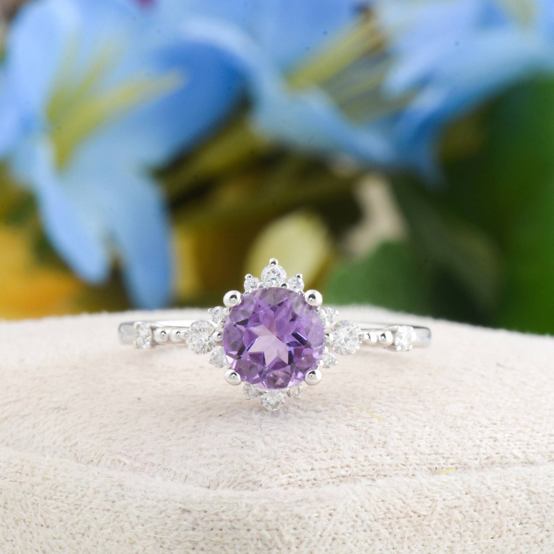 Vintage Amethyst Verlobungsring, Ehering, Lila Ring, Geschenk Für Sie von TilyaJewelry