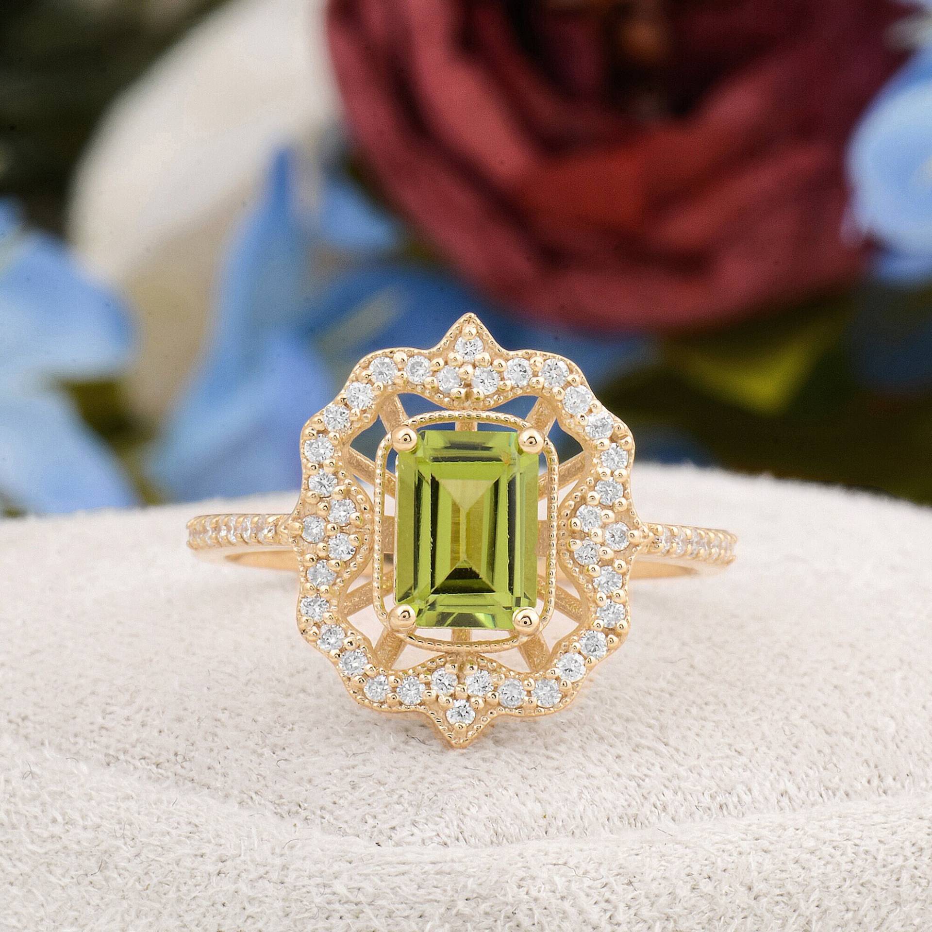 Vintage Peridot Verlobungsring, Art Deco Massiver Gold Diamant, Zertifikat Echter Diamant Ehering, Muttertagsgeschenk von TilyaJewelry