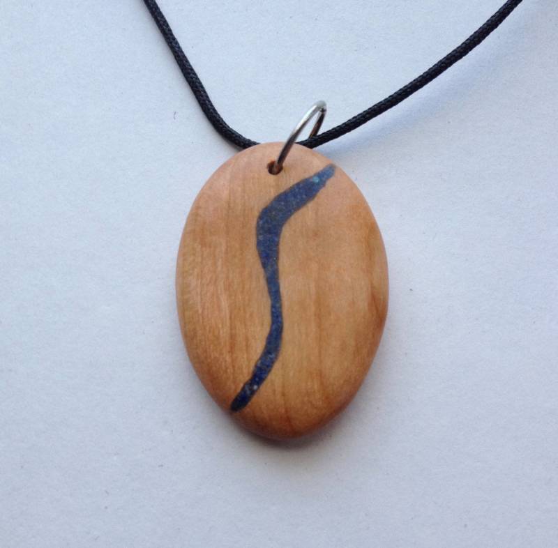Einzigartige Oval Form Anhänger. Kirschbaum Mit Intarsien Aus Blauem Lapis Einzigartige Oval Form Anhänger. Kirschbaum Mit Intarsien Aus Blauem Lapis von TimKierstead