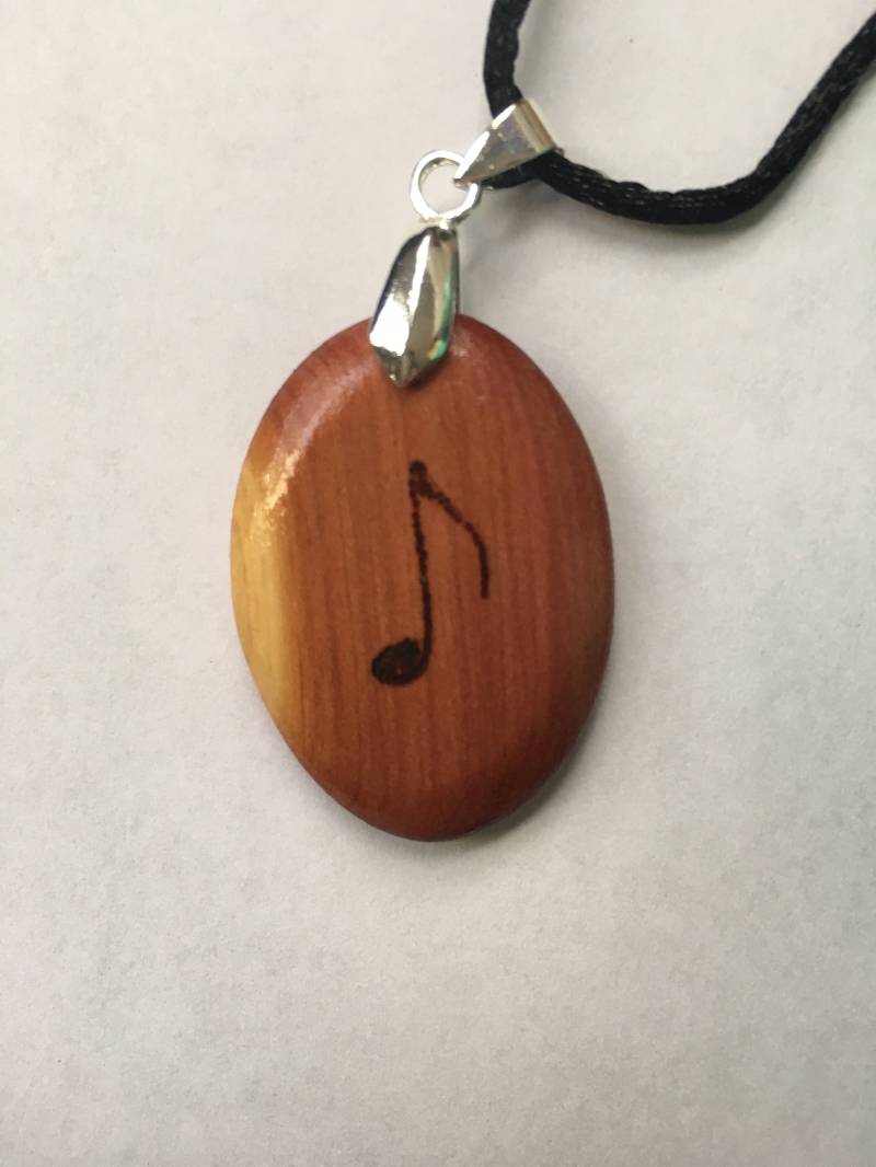 Zedernholz Musik Note Halskette Handgemachter Anhänger, Kostenlose Gravur Zedernholz Musik Note Halskette Handgemachter Anhänger, Kostenlose Gravur von TimKierstead