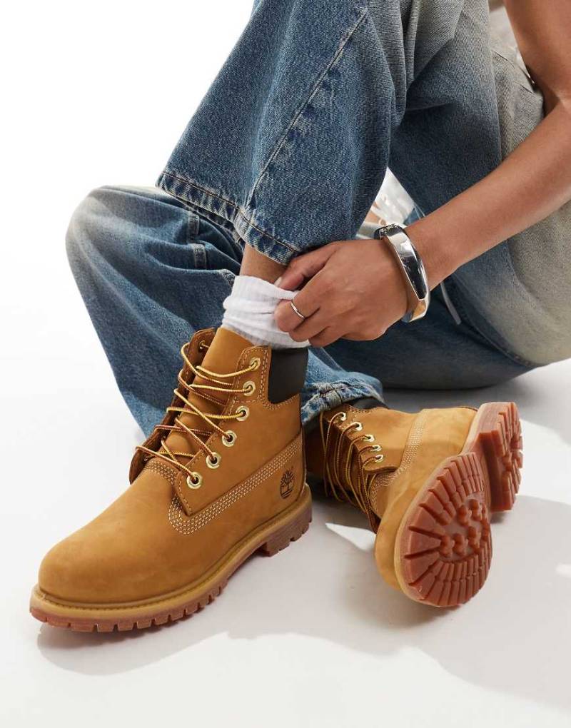Timberland - 6-Zoll-Stiefel aus hochwertigem Nubukleder in Weizenbraun-Neutral von Timberland