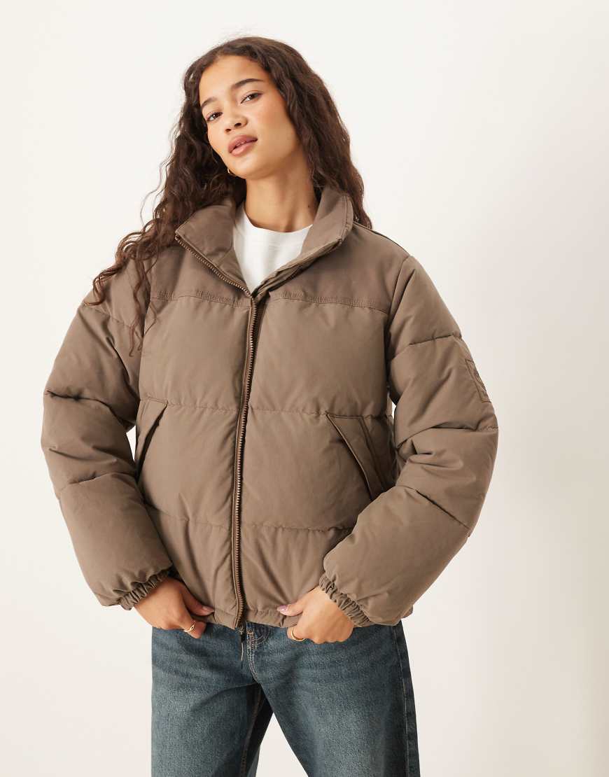 Timberland - Isolierte Pufferjacke mit synthetischem Futter in der Farbe Chocolate Chip-Brown von Timberland