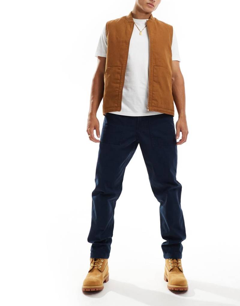 Timberland - Normal geschnittene Workwear-Hose aus gewaschenem Canvas in Marineblau von Timberland