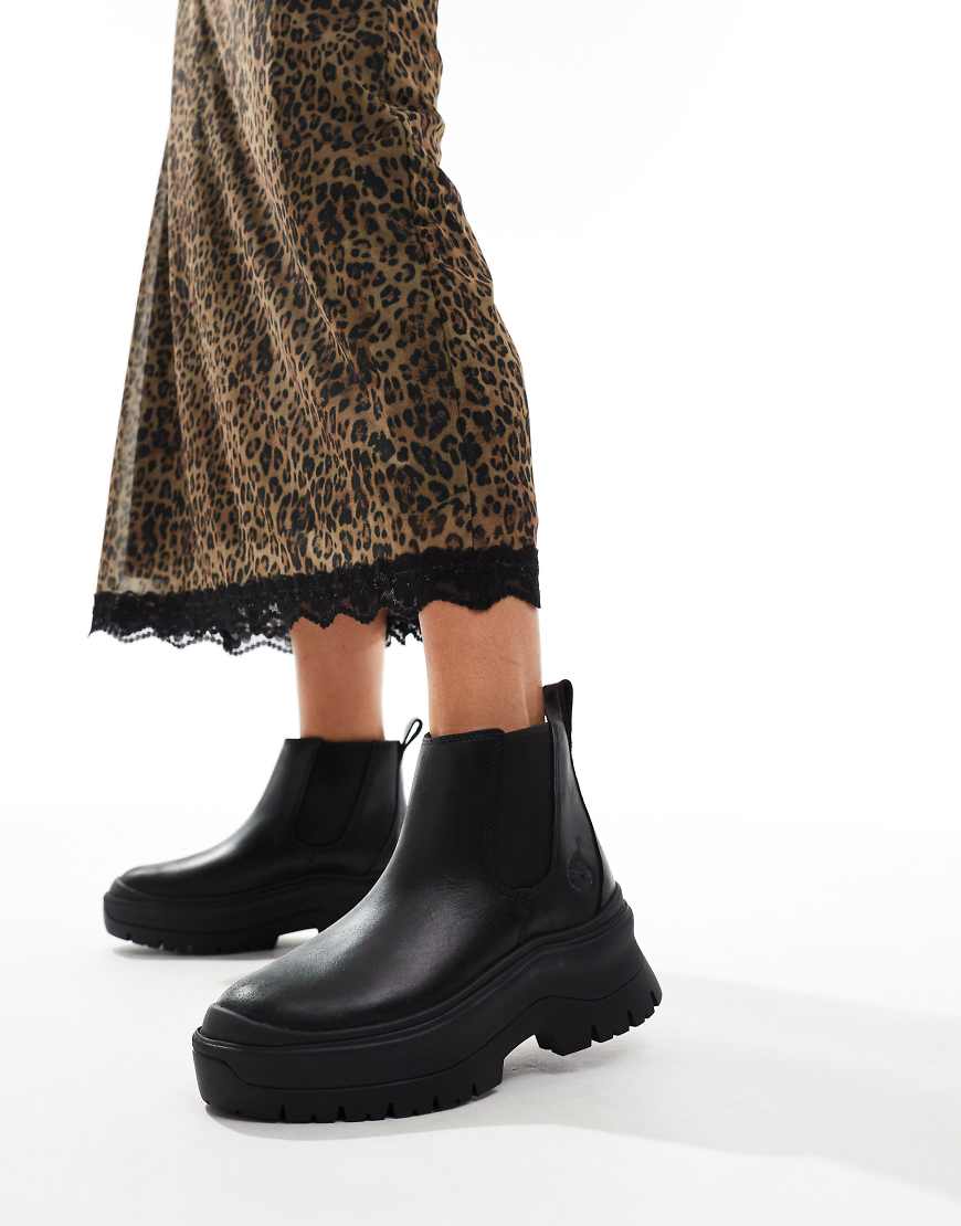 Timberland - Roxie Lane - Chelsea-Stiefel aus Leder in Schwarz mit dicker Sohle Timberland - Roxie Lane - Chelsea-Stiefel aus Leder in Schwarz mit dicker Sohle von Timberland
