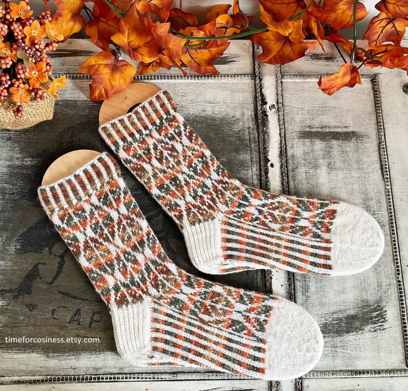 Handgestrickte Damensocken Gr. 36-37, Wollsocken, Stricksocken, Gestrickte Strümpfe, Jacquardmuster, Socken Mit Muster, Blätter, Gestreift von TimeForCosiness