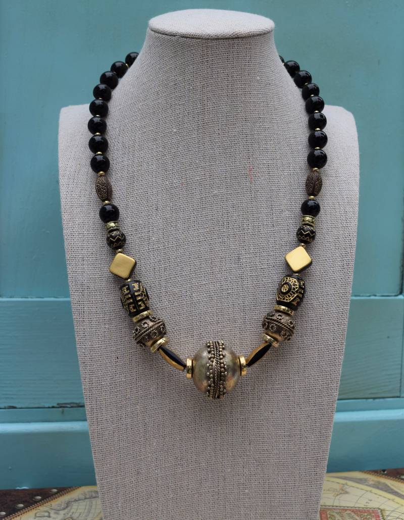 Kleopatra Halskette in Schwarz Und Gold Kleopatra Halskette in Schwarz Und Gold von TimeMachineJewelry