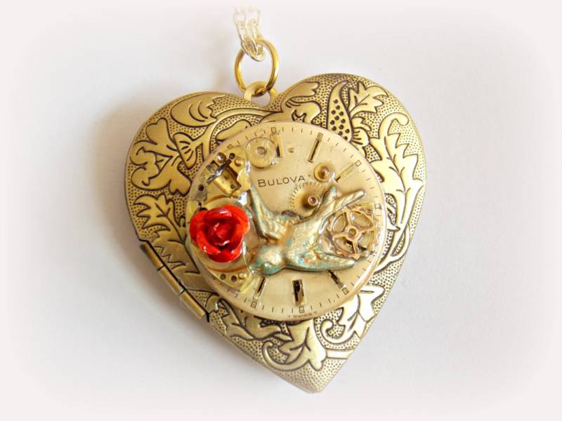 steampunk Herz Halskette Medaillon "Liebe Ist On The Wing" steampunk Herz Halskette Medaillon "Liebe Ist On The Wing" von TimeMachineJewelry