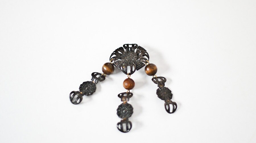 Vintage Schwarze Brosche Anstecknadel. Schmuck. Melсhior Und Holzbroschenadel. Nickel Silber. Neusilber Vintage Schwarze Brosche Anstecknadel. Schmuck. Melсhior Und Holzbroschenadel. Nickel Silber. Neusilber von TimeMade