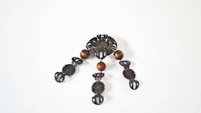 Vintage Schwarze Brosche Anstecknadel. Schmuck. Melсhior Und Holzbroschenadel. Nickel Silber. Neusilber Vintage Schwarze Brosche Anstecknadel. Schmuck. Melсhior Und Holzbroschenadel. Nickel Silber. Neusilber von TimeMade