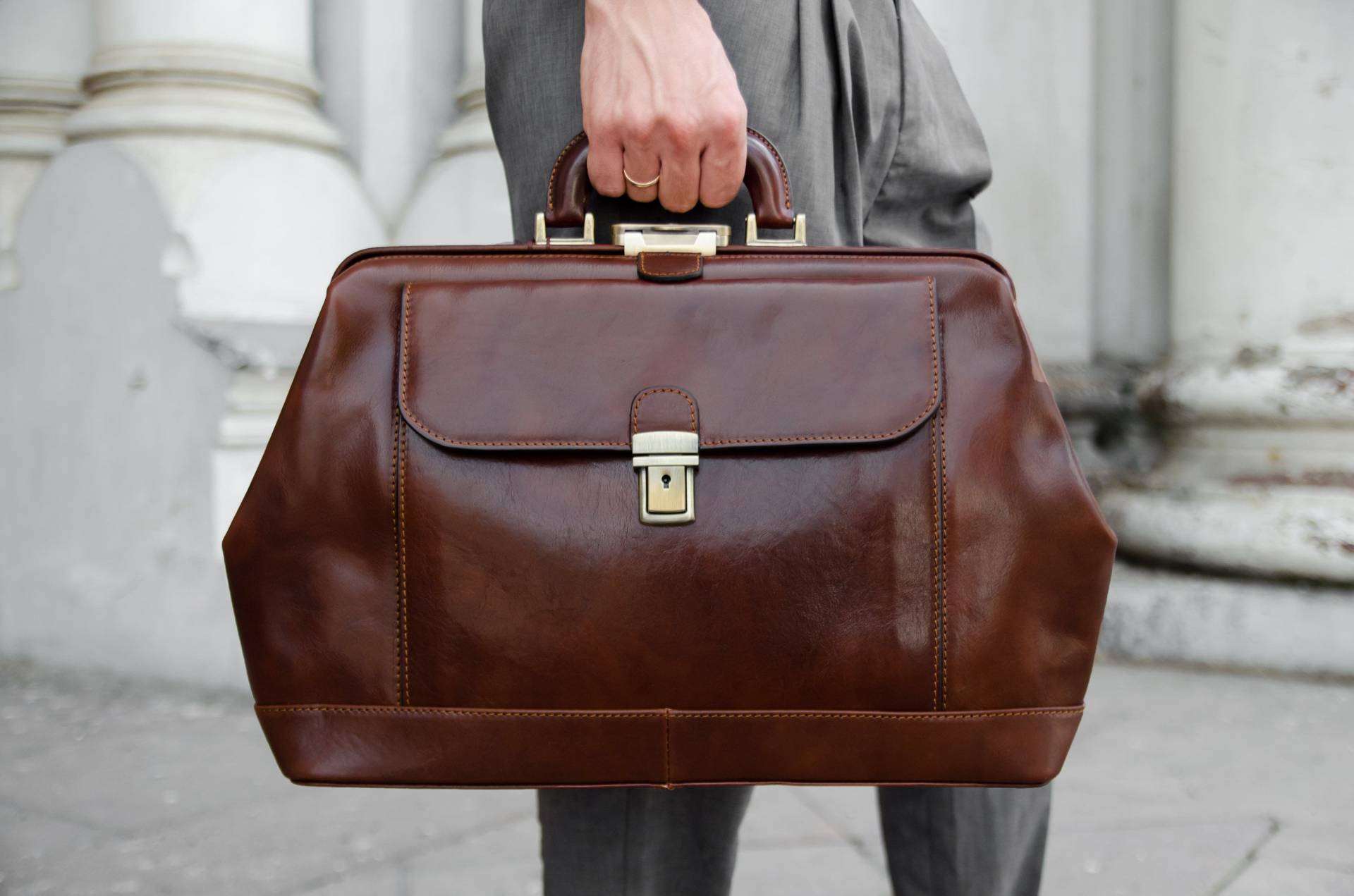 Große Arzttasche Aus Leder Für Männer, Große Arzttasche, Vollnarbentasche Mit Oberem Griff, Geschenk Einen Arzt von TimeResistance