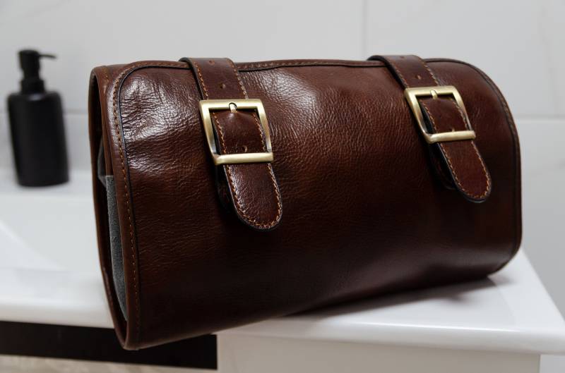 Kulturtasche Aus Leder Zum Hängen, Braunes Dopp Kit, Luxus-Waschtasche Für Herren, Handgemachte Kosmetiktasche Ihn, Jubiläumsgeschenk Ihn von TimeResistance