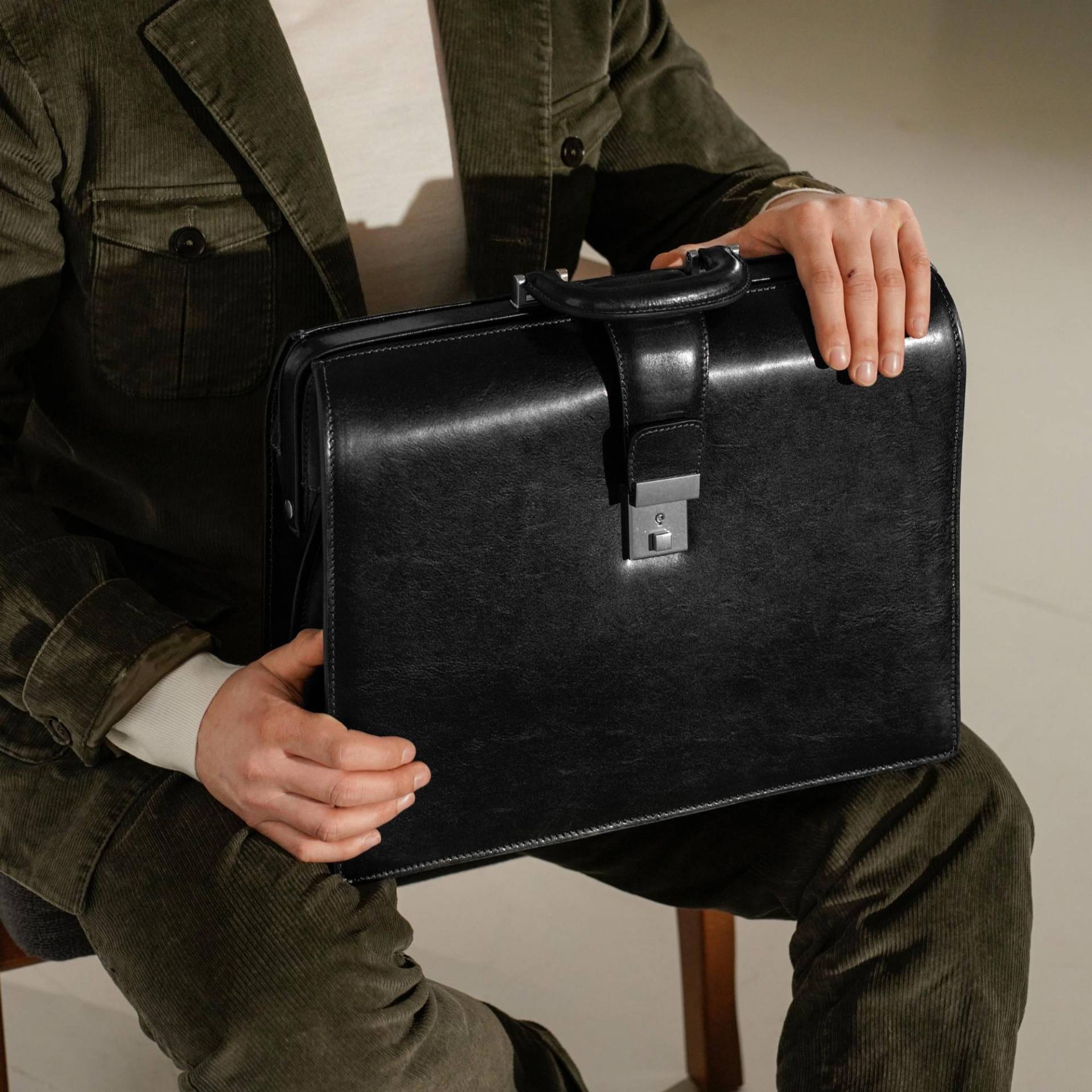 Schwarze Lederne Aktentasche Für Ihn, Laptoptasche, Doktortasche, Advokat-Aktentasche, Abschlussgeschenk, Arbeitstasche Männer von TimeResistance