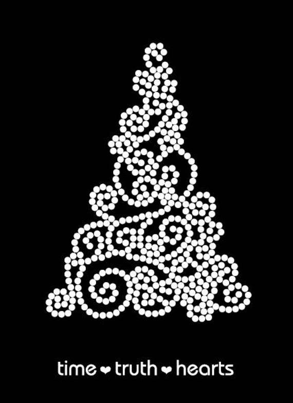 Swirl Christmas Tree | 4, 23 "x 5, 75" Strass T-Shirt Oder Hoodie - Ihre Wahl Von 6 Styles Kostenloser Versand in Den Usa Swirl Christmas Tree | 4, 23 "x 5, 75" Strass T-Shirt Oder Hoodie - Ihre Wahl Von 6 Styles Kostenloser Versand in Den Usa von TimeTruthHeartsOrg