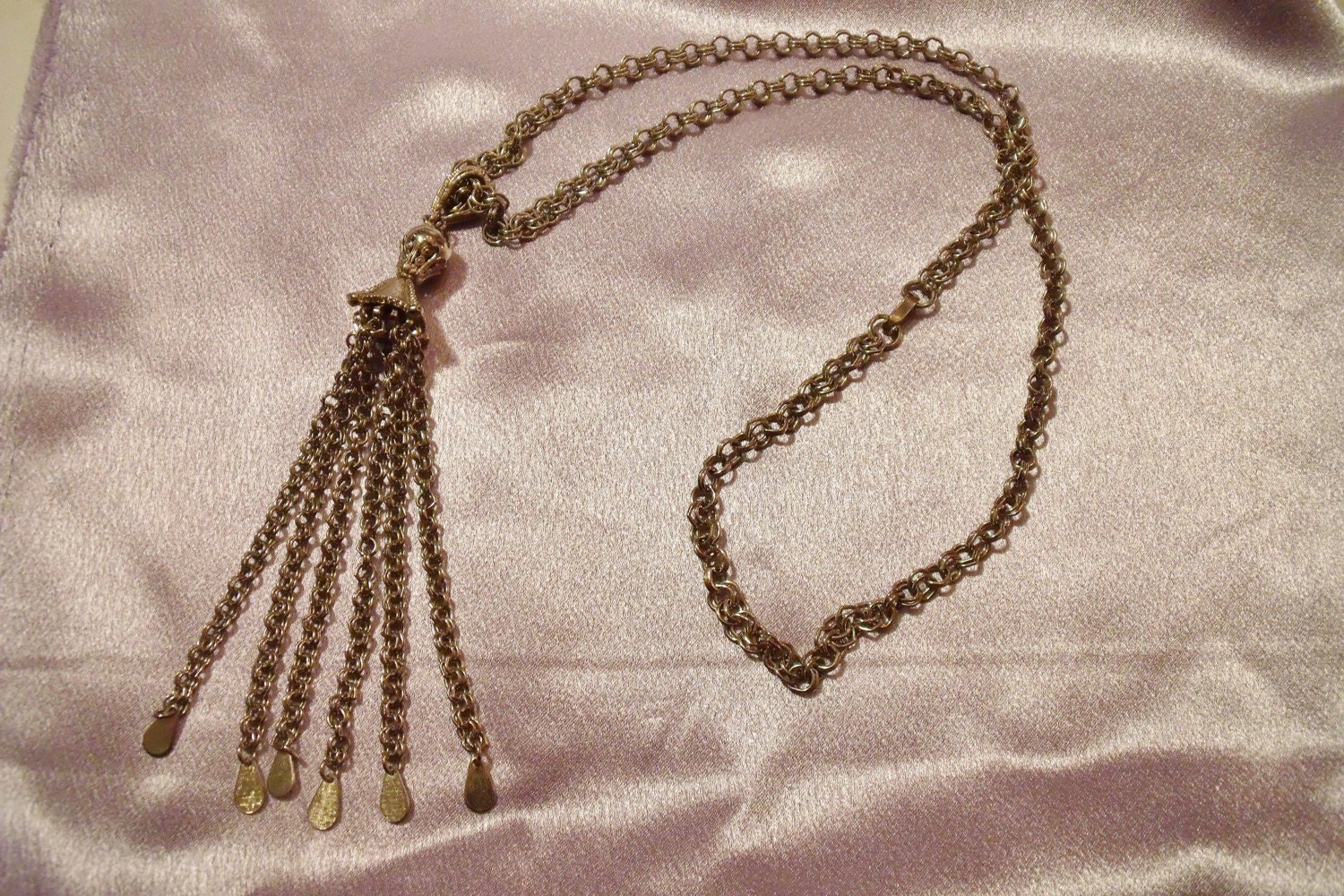 Silberkette Halskette Mit Quasten 1960Er Jahre Silberkette Halskette Mit Quasten 1960Er Jahre von TimeVices