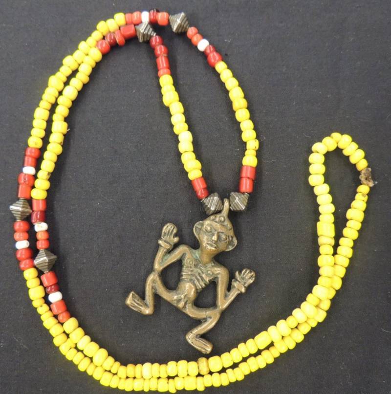 Einzigartige, Rot, Gelb, Weiß Glas Perle Halskette W/Silvertone Akzent Perlen Messing Mann von TimeWarpLLC