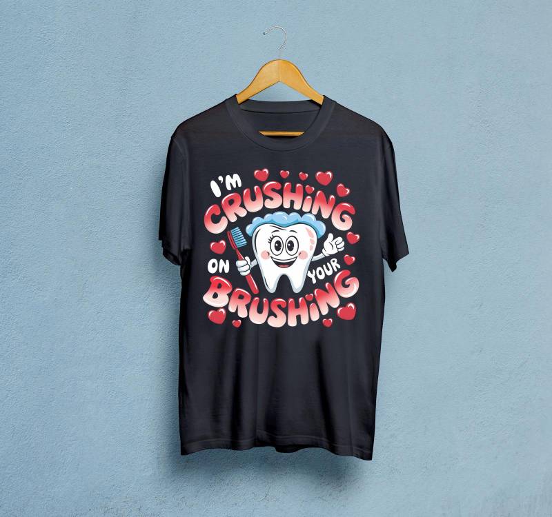 Ich Crushing On Your Brushing Shirt, Zahnarzt Zahnarzthelferin Shirt von Timeex