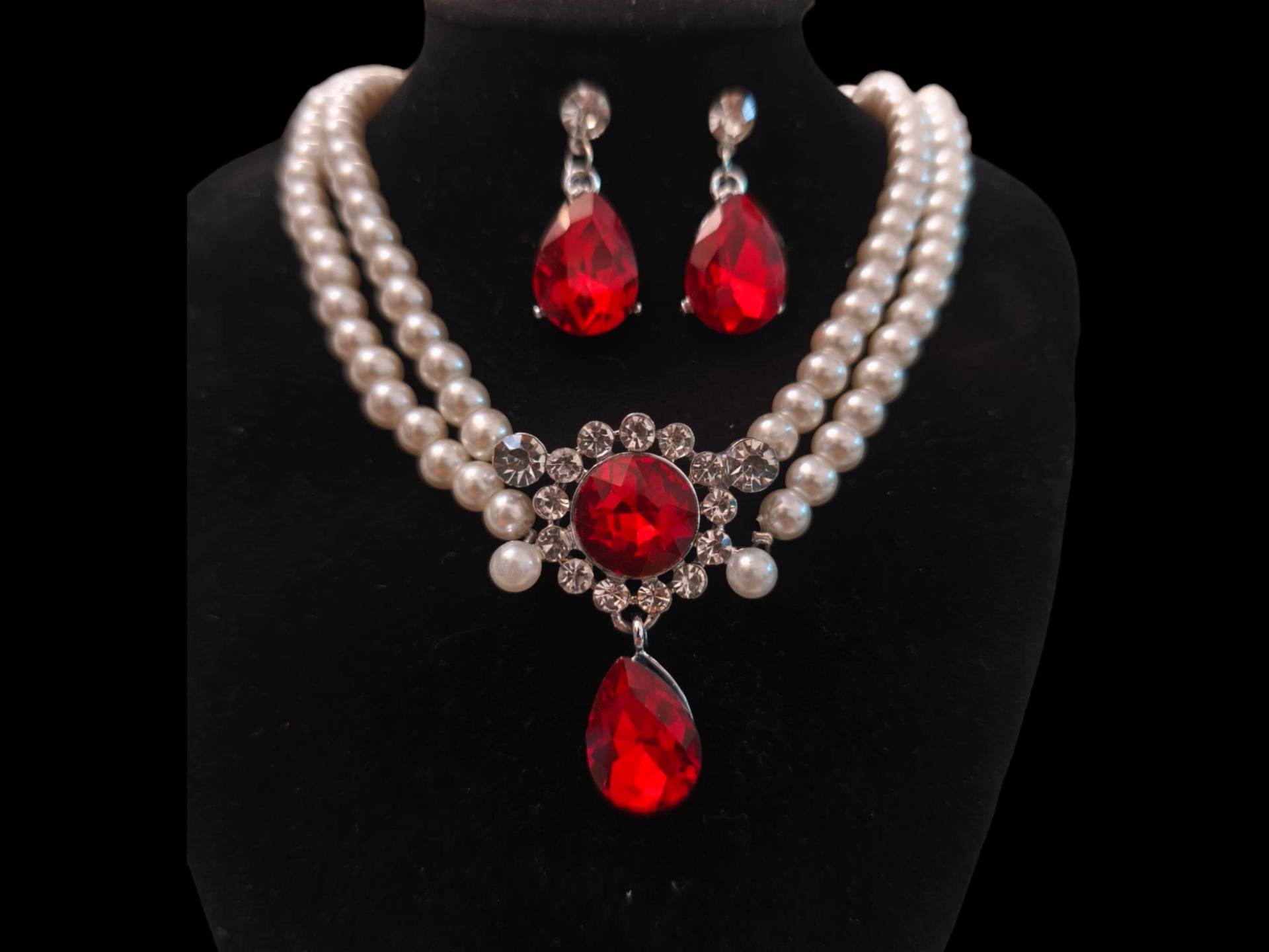 Einzigartige Elegand Perle Perlenkette Und Ohrringe Set Mit Kristall Inspiriert Teardrop Anhänger | Spezielles Handgemachtes Einfaches Schmuckset von TimelessJewelerys