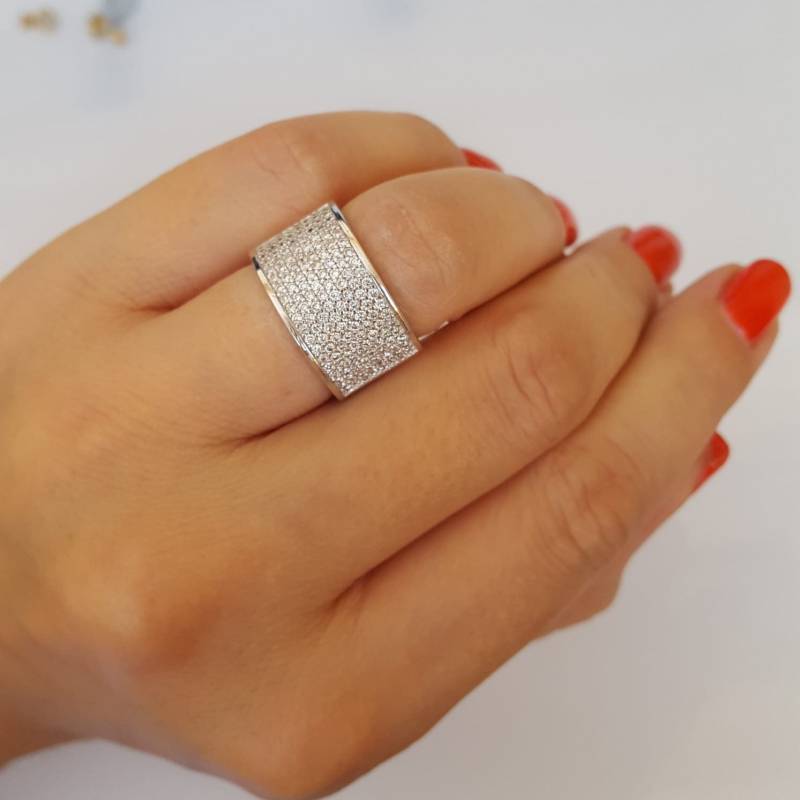 14K Gold Micro Pave Diamant Ring Floral Statement Schmuck von TimelessJewelryStudi