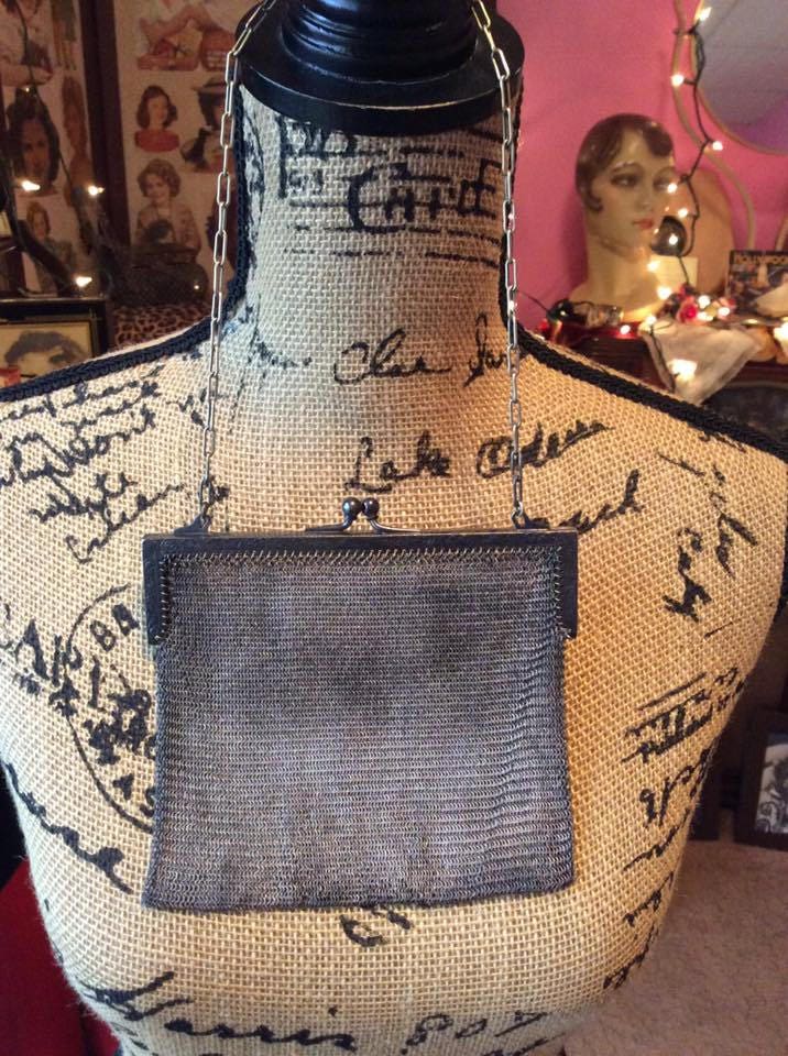 Vintage Edwardian 1920Er Jahre Handtasche Neusilber Gelötet Mesh Signiert Zinn Dunkel von TimelessTreasuresVCB