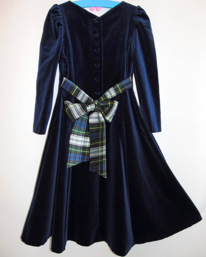 Rare Laura Ashley Vintage Samt Kleid Navy Tartan Sash, Mädchen 8/9 Jahre von TimesOfLauraAshley