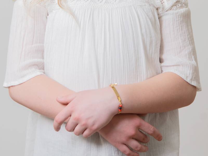 Id Armband, Baby Personalisiertes Pulsera De Azabache Für Babys 14K Gold Filled Armband von TinaCoJewelry