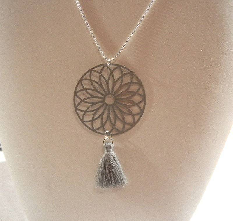 Kette Im Boho - Style in Grau von TinaTwinklestars1