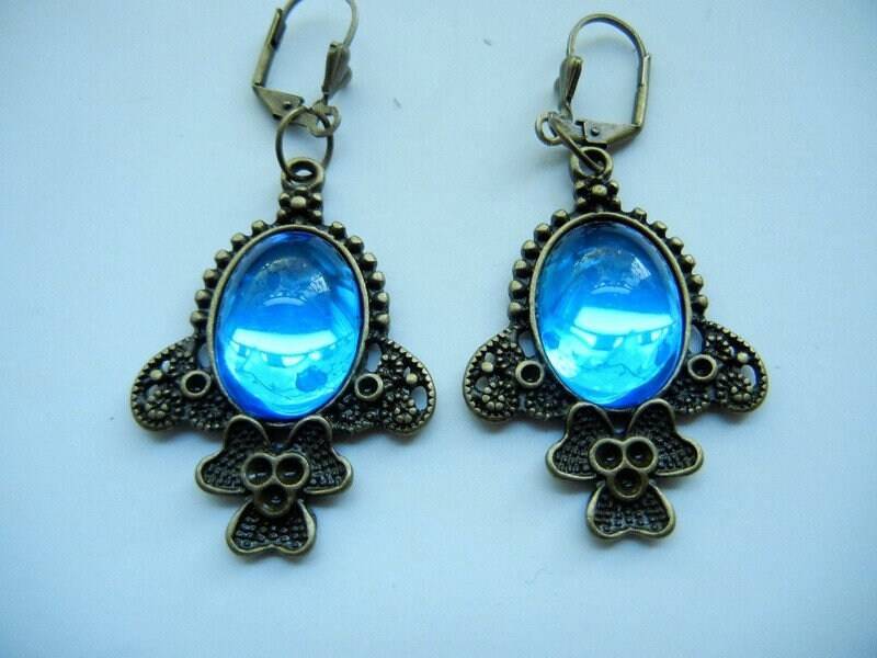 Mittelalter Bronze Ohrringe in Blau von TinaTwinklestars1