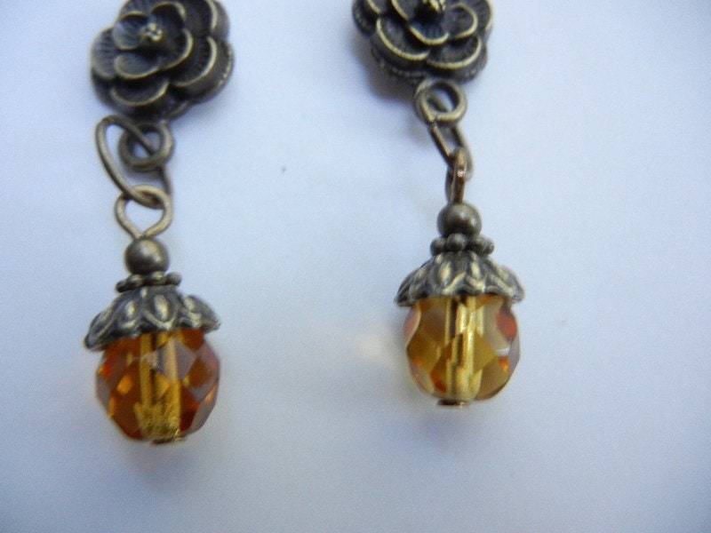 Mittelalter Ohrringe in Bronze Mit Perle Topaz von TinaTwinklestars1
