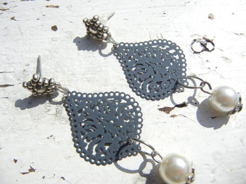 Ohrringe Im Boho - Style in Grau von TinaTwinklestars1