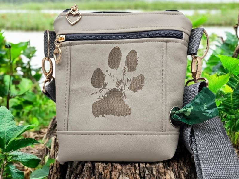 Gassitasche, Hundetasche, Umhängetasche, Kotbeutel, Leckerlitasche, Personalisierbar Gassitasche, Hundetasche, Umhängetasche, Kotbeutel, Leckerlitasche, Personalisierbar von Tinaehtshop