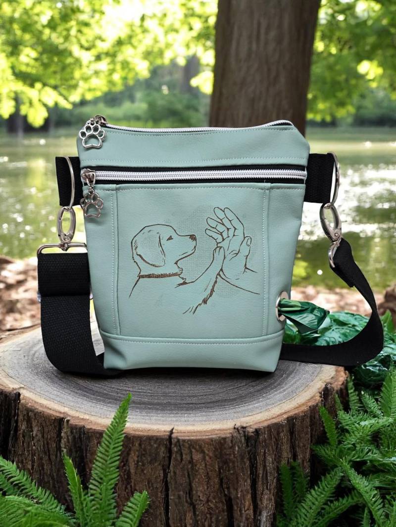 Gassitasche, Hundetasche, Umhängetasche, Kotbeutel, Leckerlitasche, Personalisierbar Gassitasche, Hundetasche, Umhängetasche, Kotbeutel, Leckerlitasche, Personalisierbar von Tinaehtshop