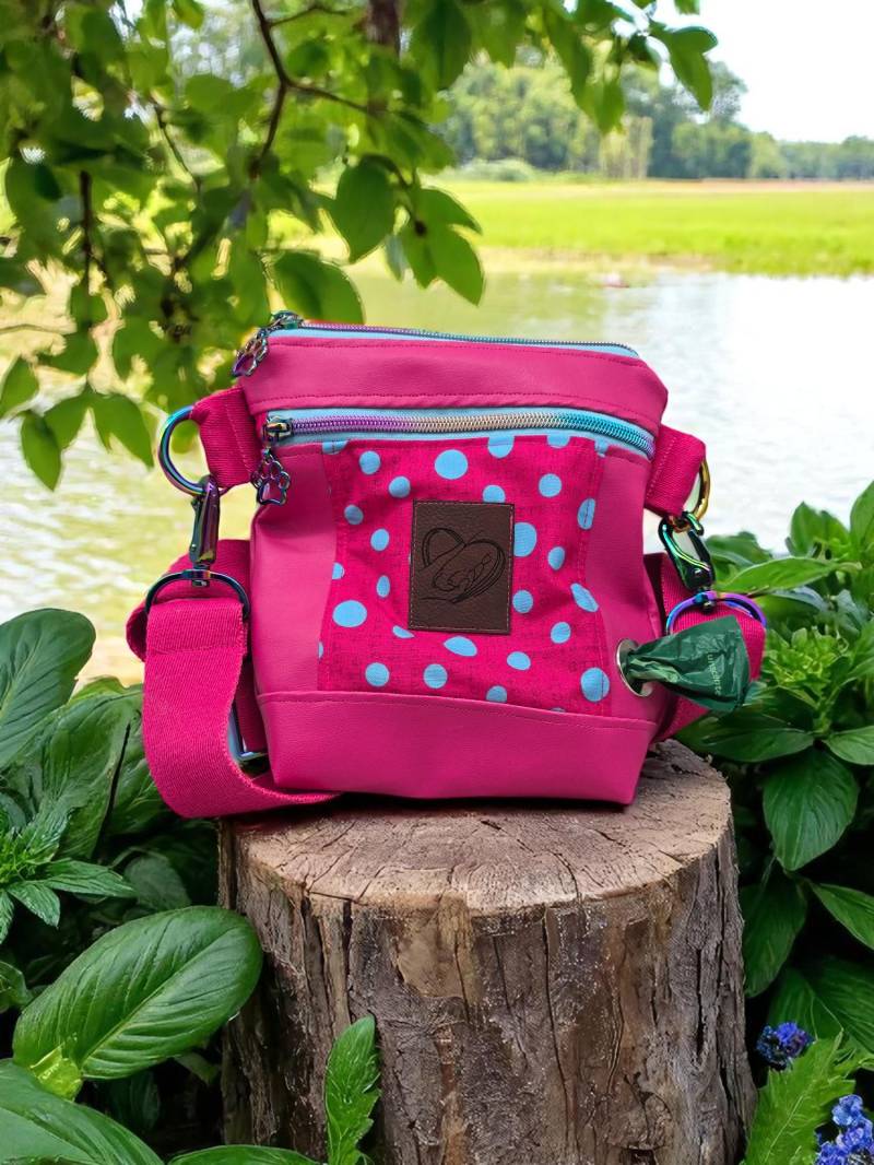 Gassitasche, Hundetasche, Umhängetasche, Kotbeutel, Leckerlitasche, Personalisierbar Gassitasche, Hundetasche, Umhängetasche, Kotbeutel, Leckerlitasche, Personalisierbar von Tinaehtshop