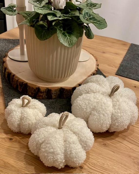 Kürbis - Stoffkürbis Flauschig Weich Gefüllt Gemütliche Kuschelweiche Herbstdeko 3 Größen Oder Set Nachhaltig von TinasDesignertraeume