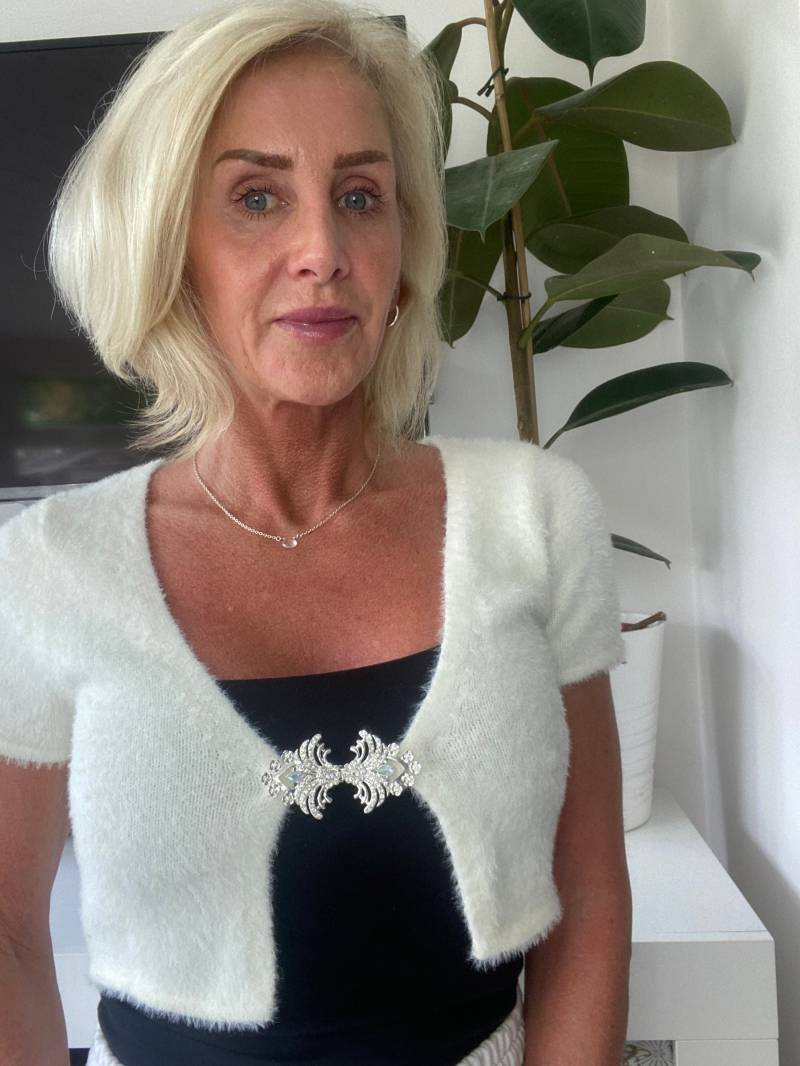 Cardigan Clip Brosche Elizabeth in Crystal Oder Black von TinasPrettyPinkToes